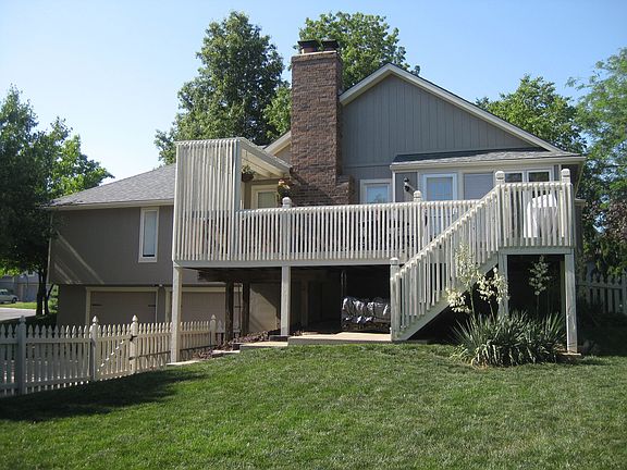 2nd image of 1116 NW Roanoke Dr