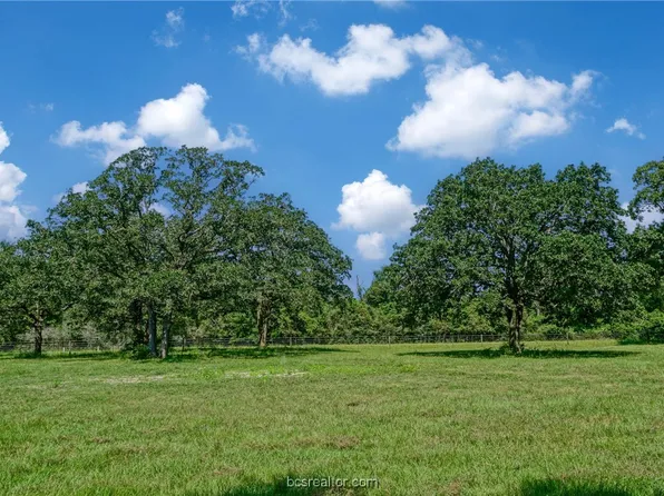 31304 Courtney Rd, Navasota, TX 77868