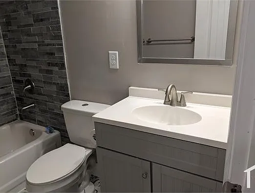 85 King Blvd — Photo 18