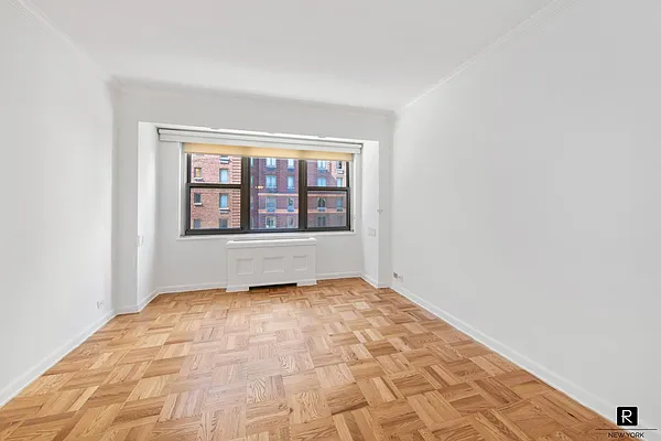 Rented by R New York | media 33