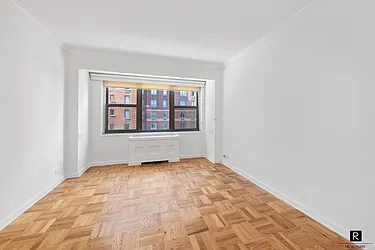 Rented by R New York