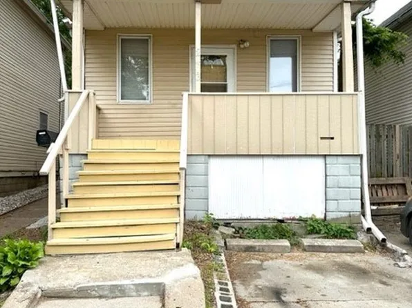 2413 Pacific St, Omaha, NE 68105