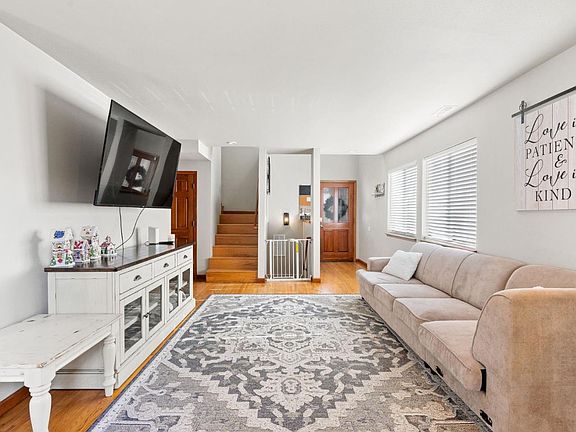5th image of 1776 Esperanza Ct