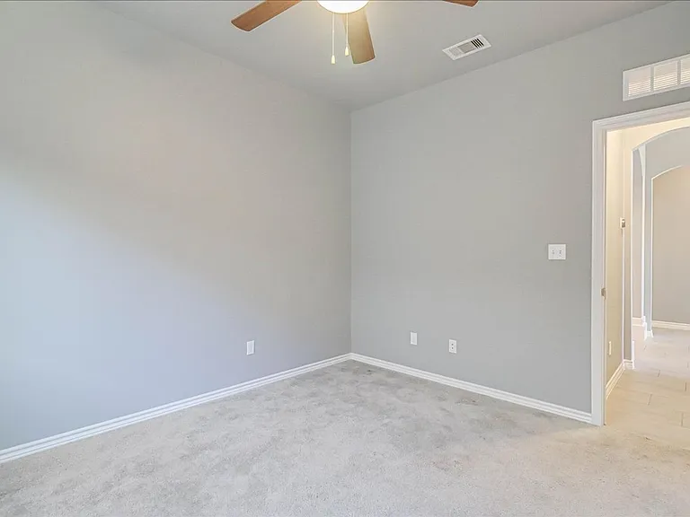 2217 Ibis — Photo 28