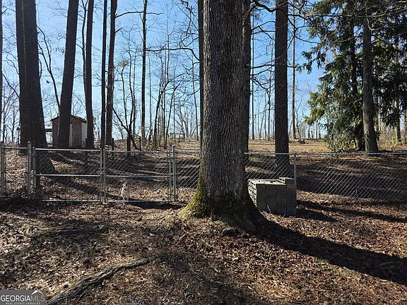 4th image of 731 Seabreeze Lake Rd