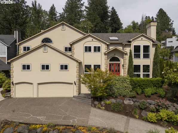 9004 SW Lancelot Ln, Portland, OR 97219