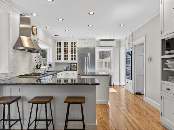 93 Foreside Road, Falmouth, ME 04105
