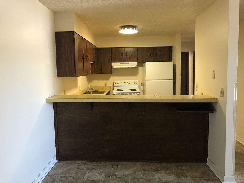 KUCountry Club Apts Apartment Rentals Augusta, KS Zillow