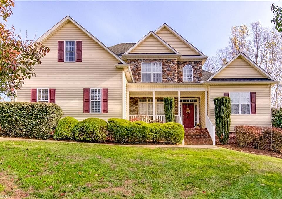 1st image of 211 Winsome Laurel Ln