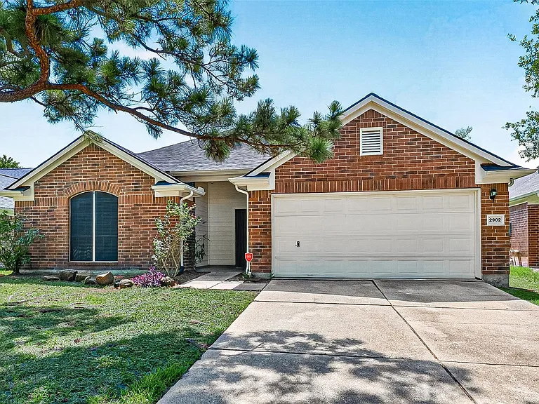 2902 Burgess Hill Ct — Photo 1