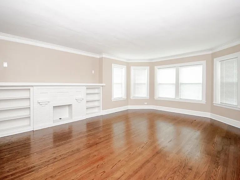 2433 W Fargo Ave #3 — Photo 4