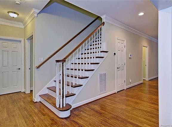 4th image of 5166 Rollison Dr
