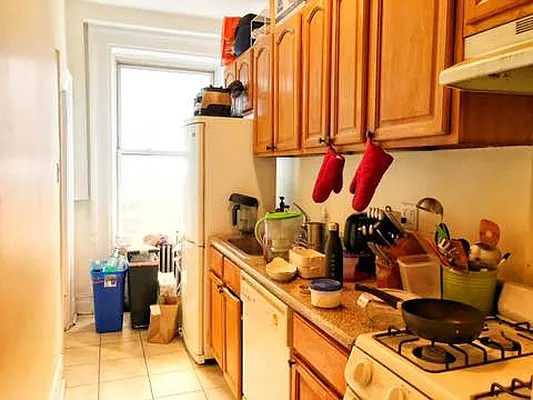 Rented by Friedman Roth Realty | media 32