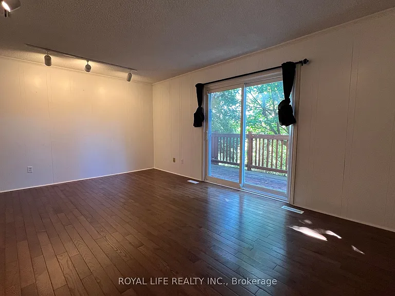 10 Saddletree Dr — Photo 12