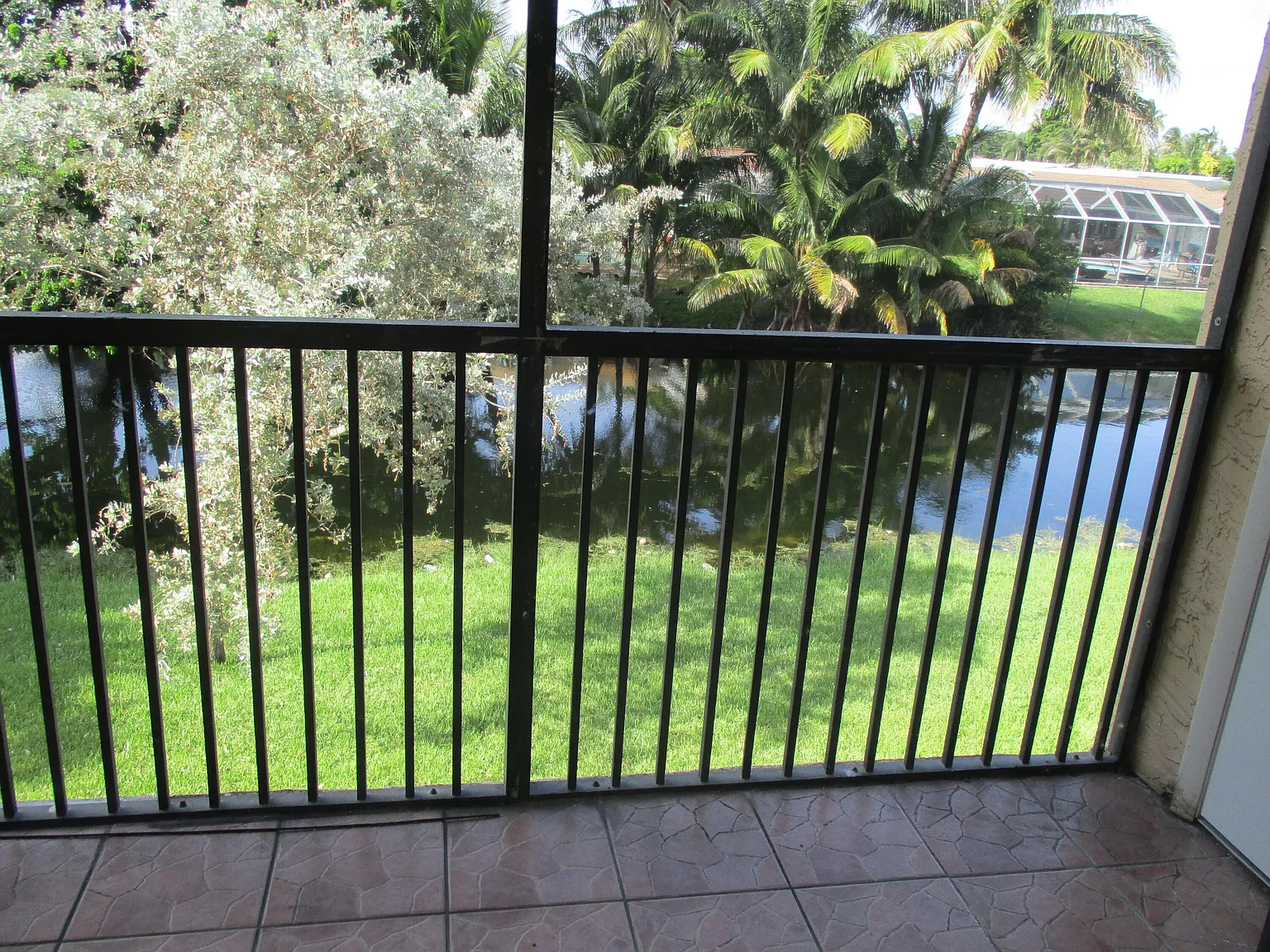 2 bed, 2.0 bath, 787 sqft, $2,100 — Photo 2