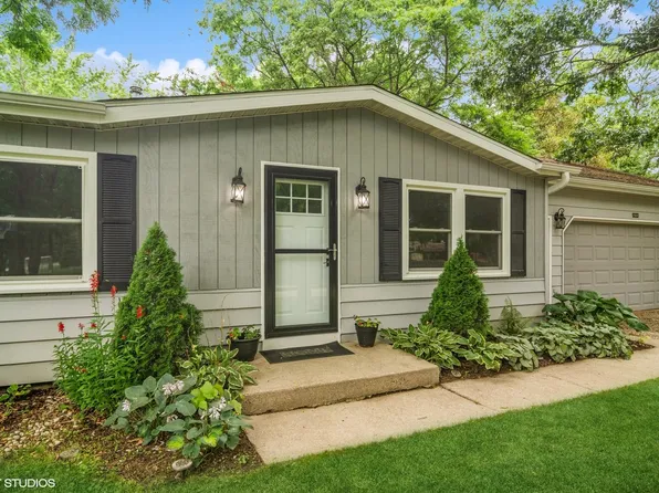 5223 S Elm St, McHenry, IL 60051