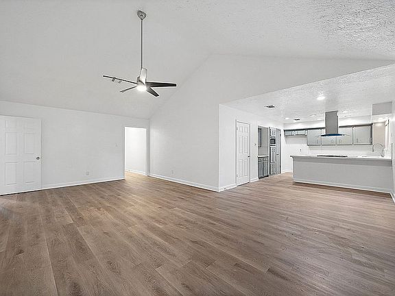 2nd image of 10719 Sagewillow Ln
