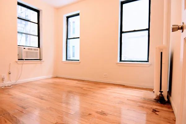 Rented by Voro, LLC | media 20