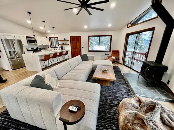 10414 Snowshoe Cir, Truckee, CA 96161