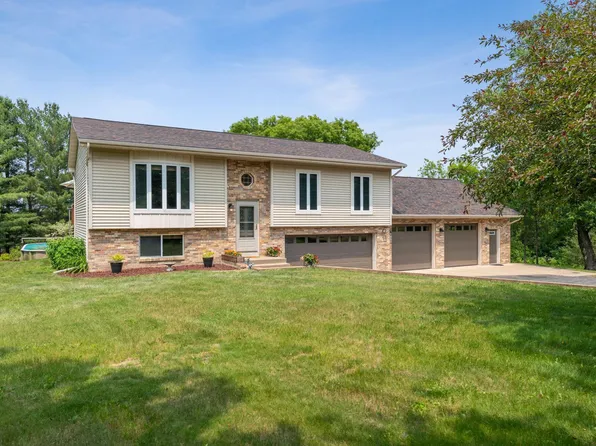 766 Holden Ln, Hudson, WI 54016