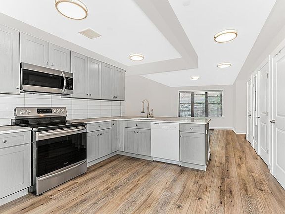 2nd image of 3214 Johnson Ave #1