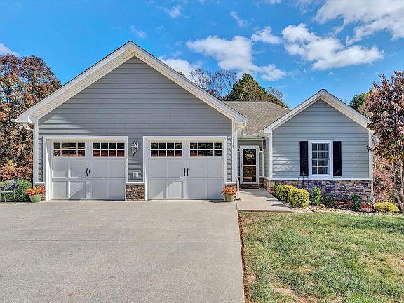 2nd image of 1129 Barrow Hills Dr