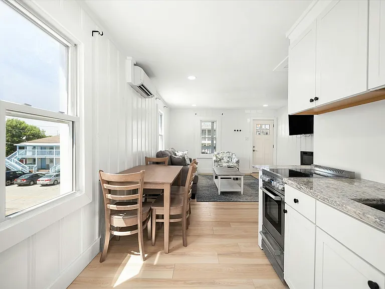11 43rd St #3 — Photo 11