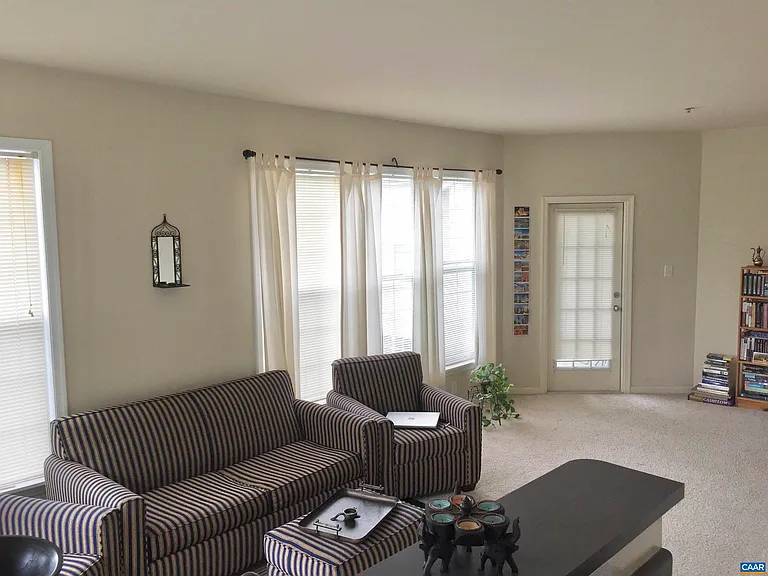 300 Riverbend Dr #2C — Photo 5