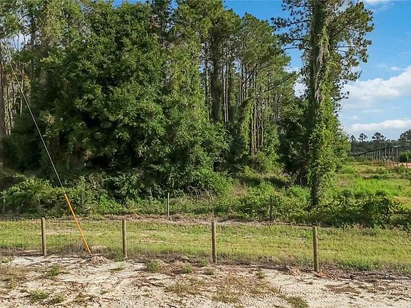 4th image of 23175 N Buckhill Rd