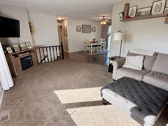 4th image of 400 Peterson Ave