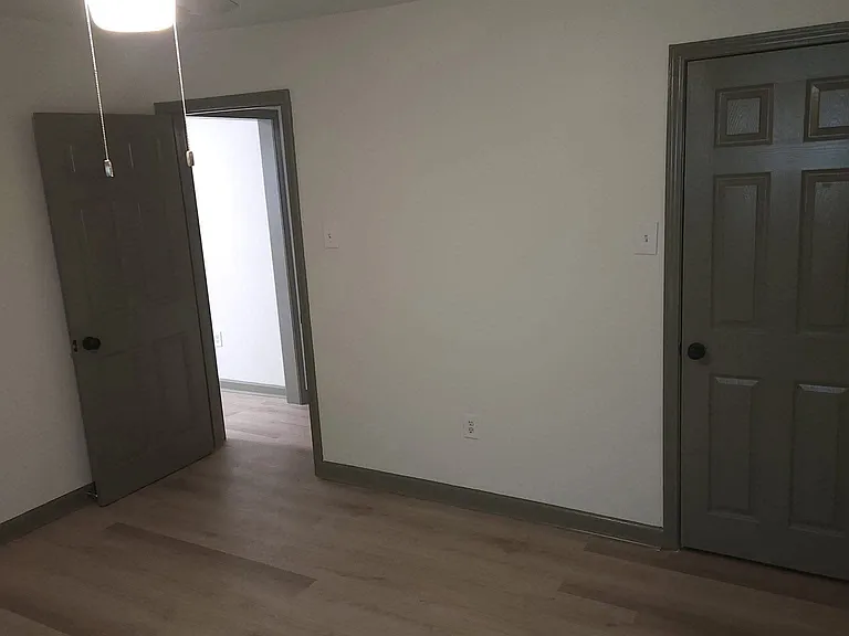 4749 Clayton Dr — Photo 11