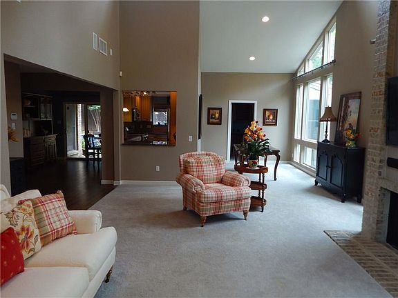 4th image of 244 Casa Blanca Ave