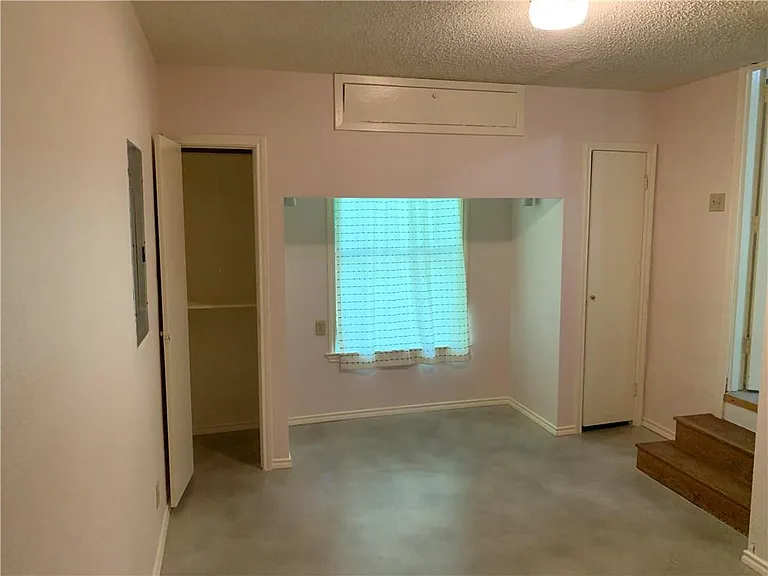 4428 Gillis St — Photo 18