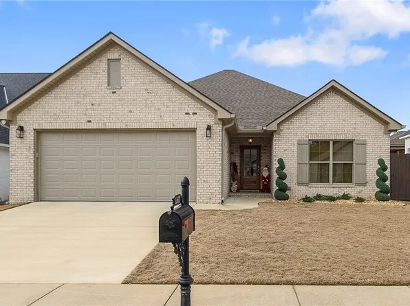 12627 Windword Pointe Dr, Northport, AL 35475