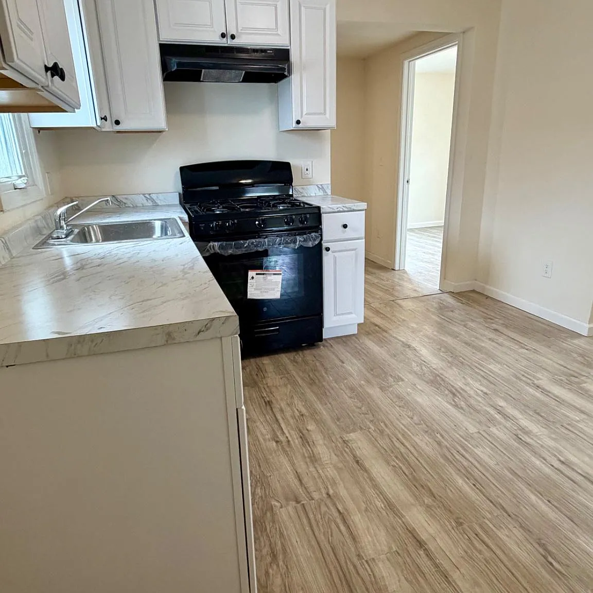 2 bed, 1.0 bath, $2,250 — Photo 4