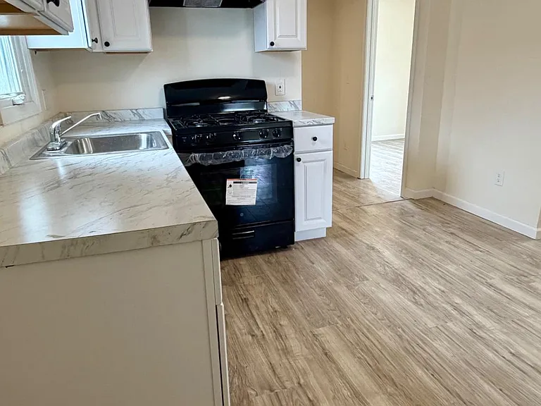 322 New St #2 — Photo 4