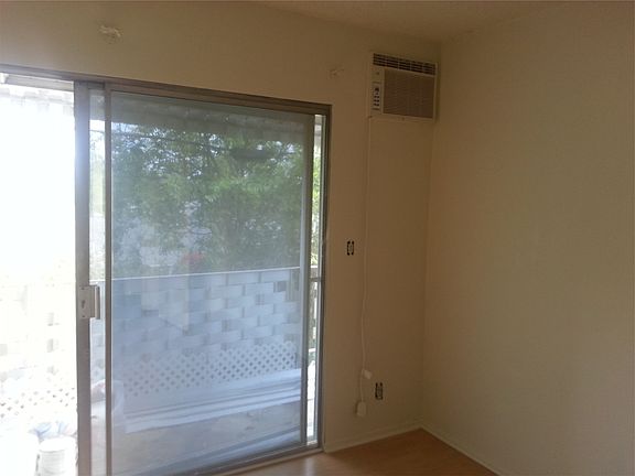 4th image of 1212 N Fuller Ave APT 9