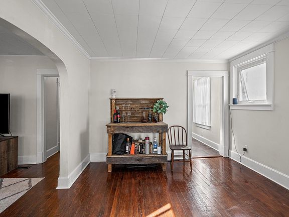 5th image of 1103 McKinney Ave