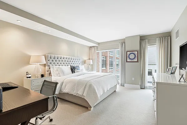 Sold by Sloane Square | media 23