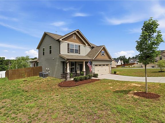 3rd image of 116 Beckham Pl