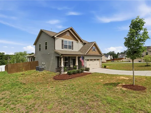 116 Beckham Pl, Thomasville, NC 27360