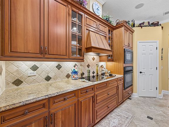 4th image of 86136 Shelter Island Dr