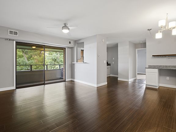 4th image of 304 Forbes St APT K