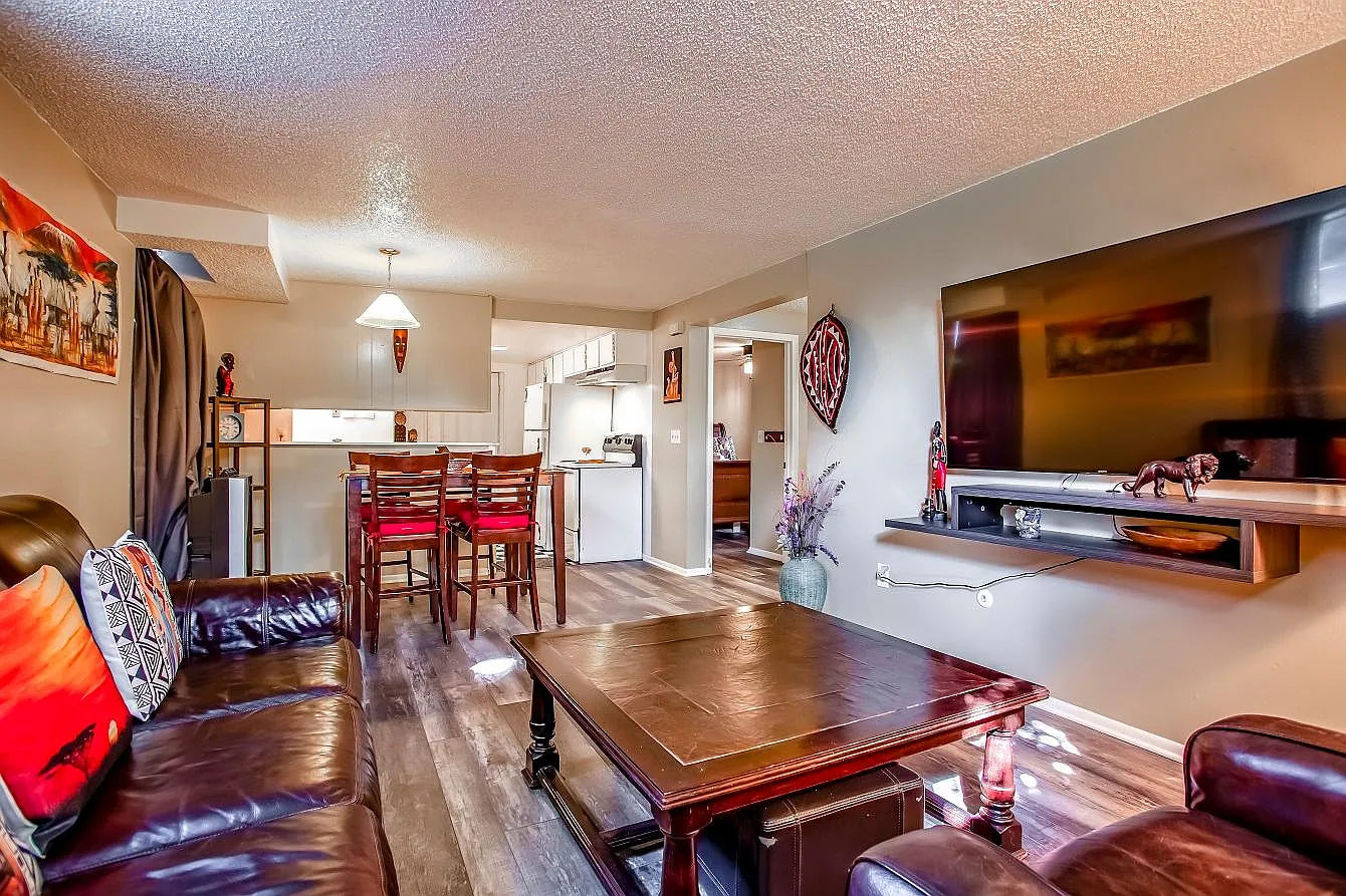 1217 Yosemite St — Photo 3