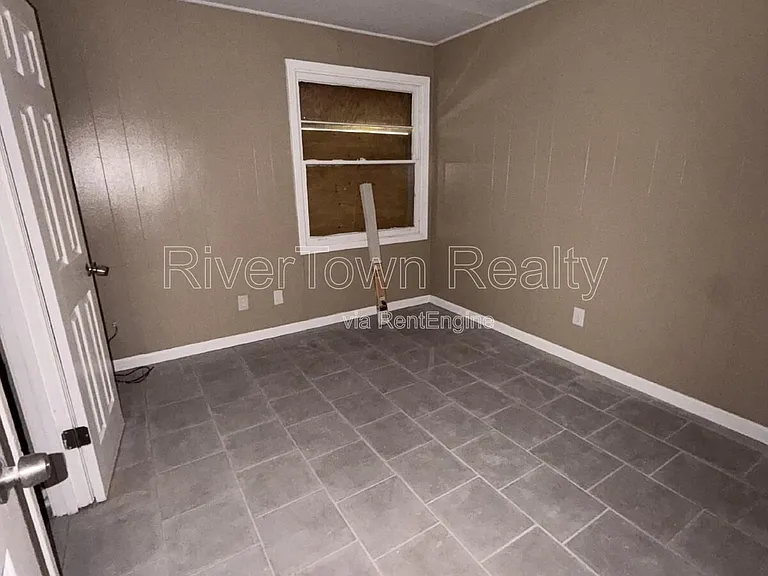 3692 Irma St — Photo 9