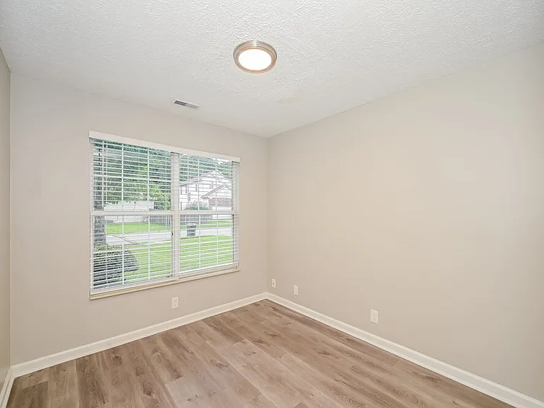 3521 Glenfalls Dr — Photo 13