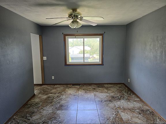 4th image of 6984 Squaw Prairie Rd