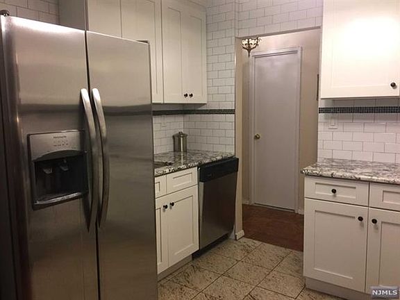 3rd image of 2150 Center Ave APT 6A