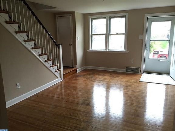 2nd image of 2221 Bond Ave