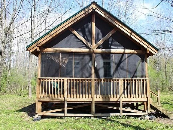 3rd image of 330 Cummings Rd